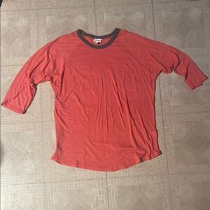 LuLaRoe Women’s Coral Raglan Sleeve Tee